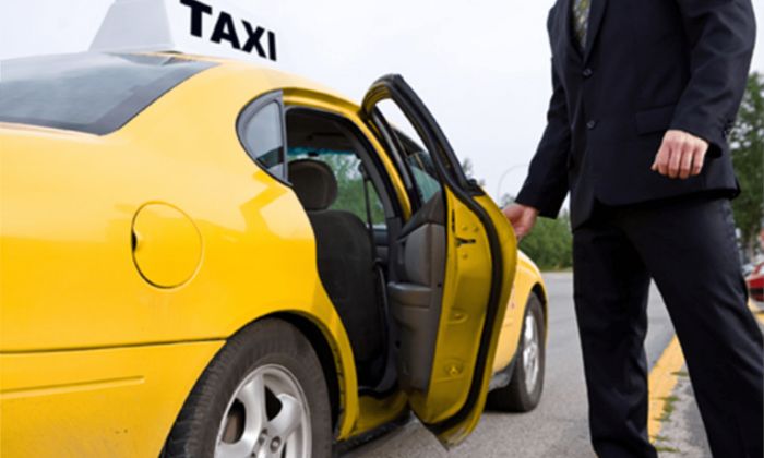 Is it cheaper to take a taxi or Uber in Chicago?